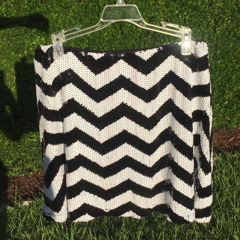 Forever 21 B&W Chevron Sequined Skirt *NWT*